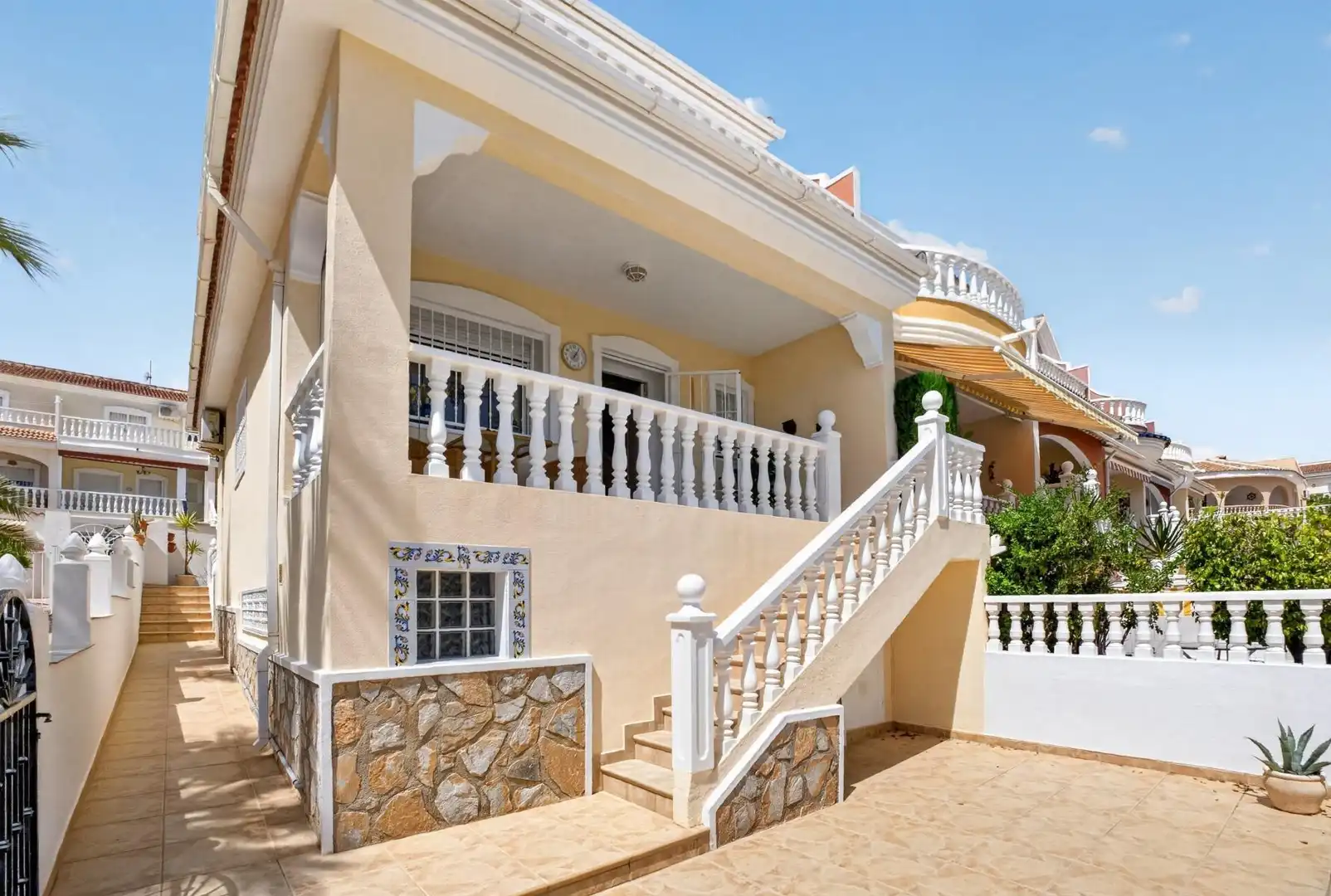 Vista exterior de Casa adosada en venta en Rojales con Aire acondicionado, Jardín privado y Terraza