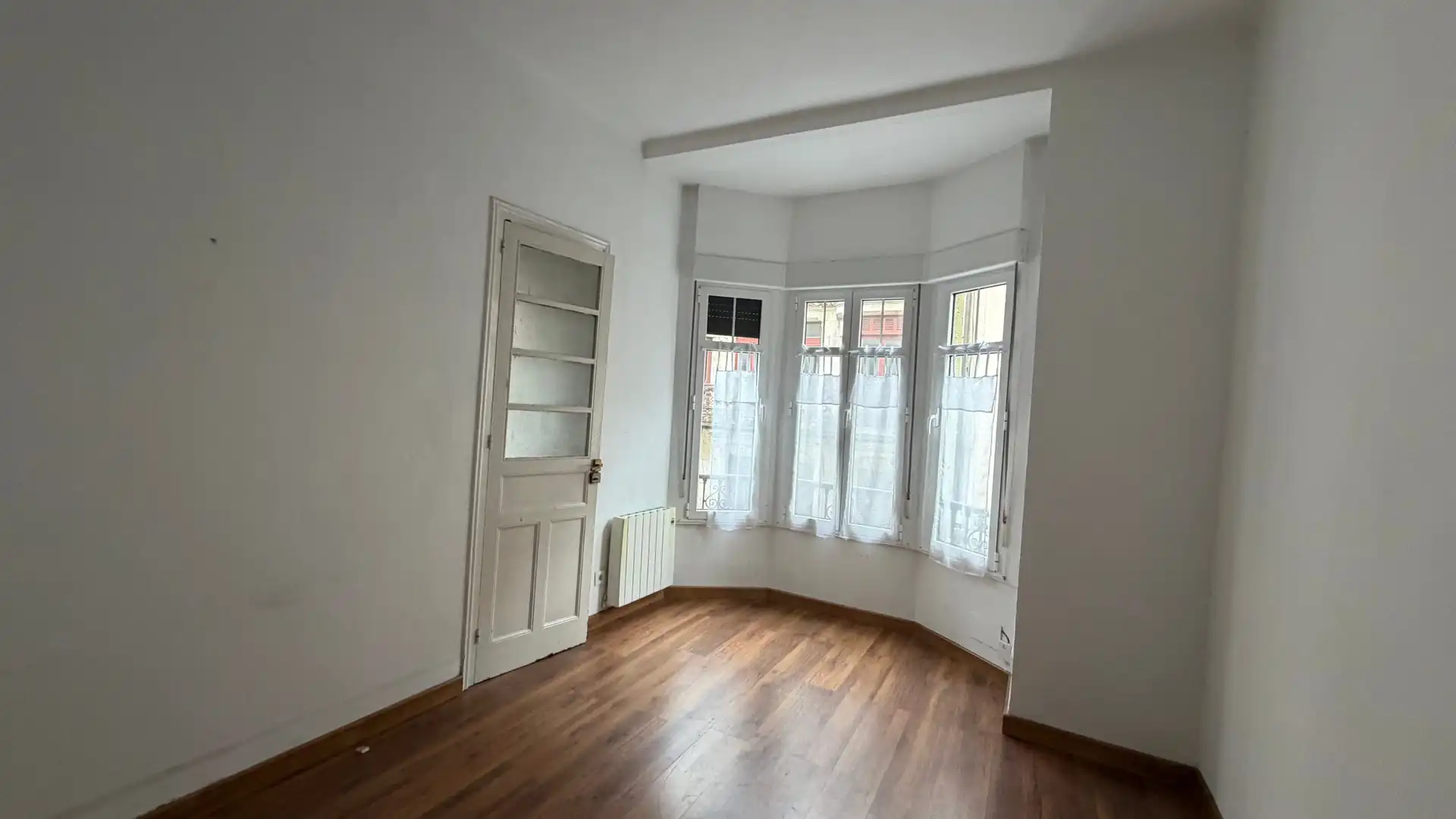 Habitación de Piso de alquiler en Gijón  con Balcón
