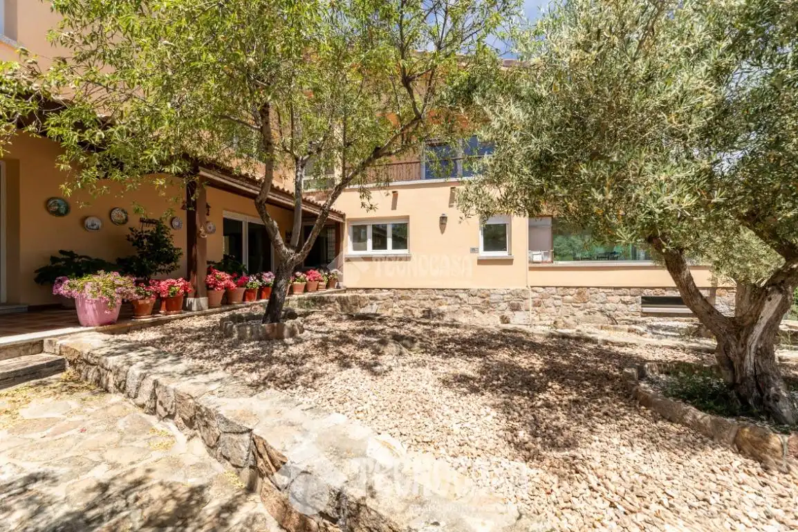 Vista exterior de Casa o chalet en venta en Hoyo de Manzanares con Calefacción y Piscina