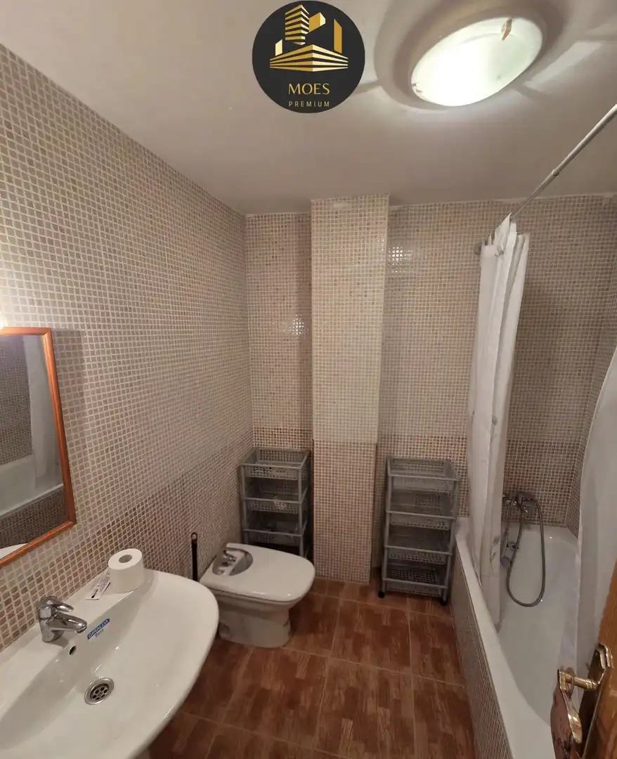 Badezimmer von Wohnung zum Verkauf in Mengíbar mit Klimaanlage, Terrasse und Abstellraum