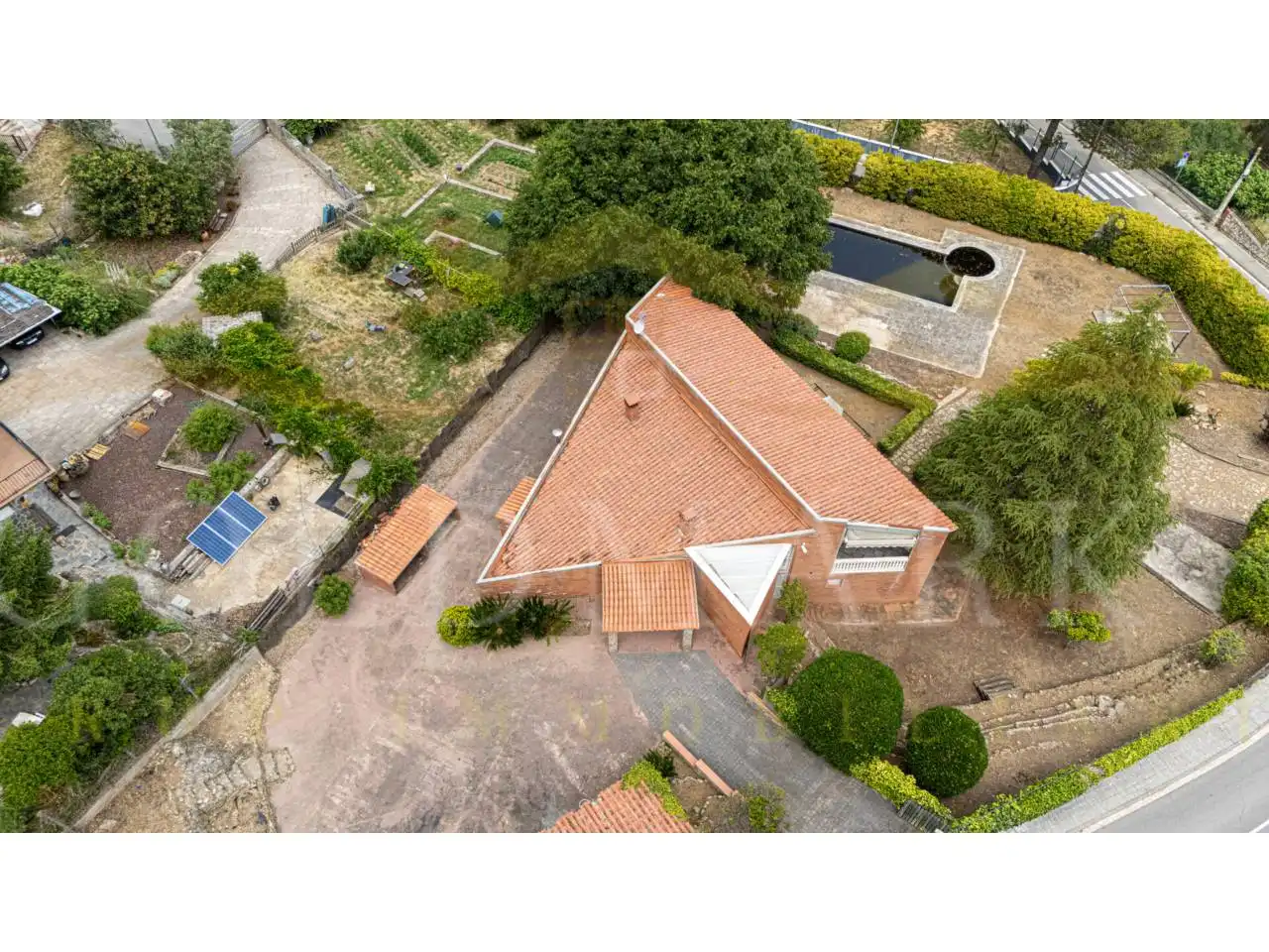 Vista exterior de Casa o xalet en venda en Corbera de Llobregat amb Aire condicionat, Calefacció i Jardí privat