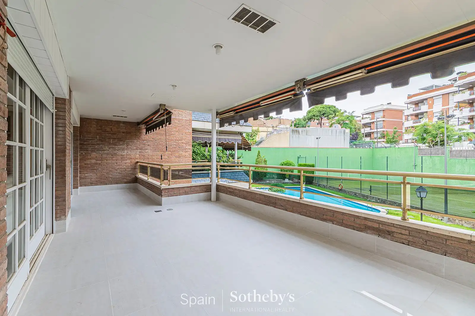 Piscina de Apartamento en venta en Barcelona con Aire acondicionado, Calefacción y Terraza
