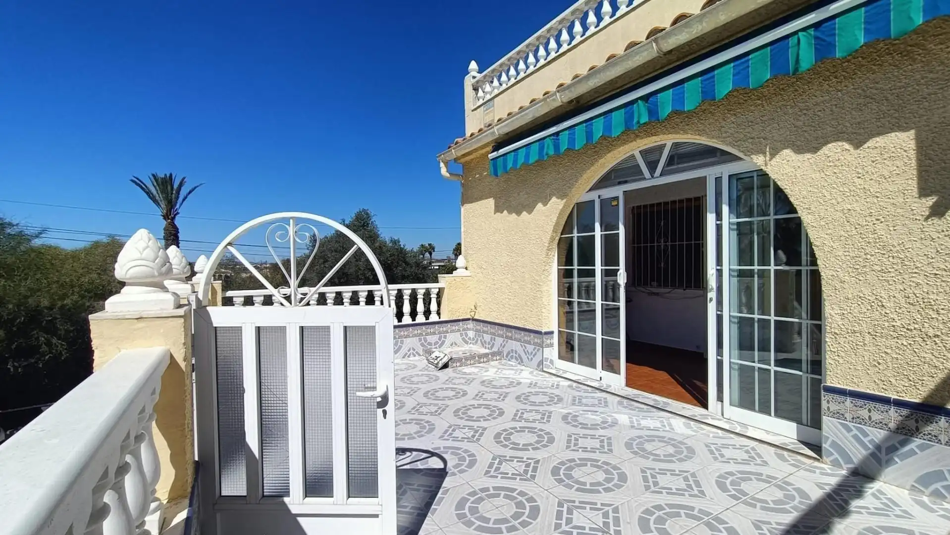 Duplex with garden for sale in Zona Carrefour - Urbanizaciones