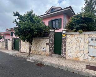 Vista exterior de Casa o xalet de lloguer en Firgas amb Terrassa