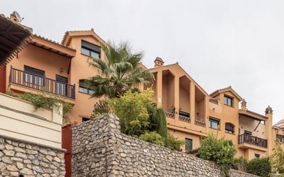 Vista exterior de Casa o xalet en venda en  Granada Capital amb Aire condicionat, Calefacció i Jardí privat