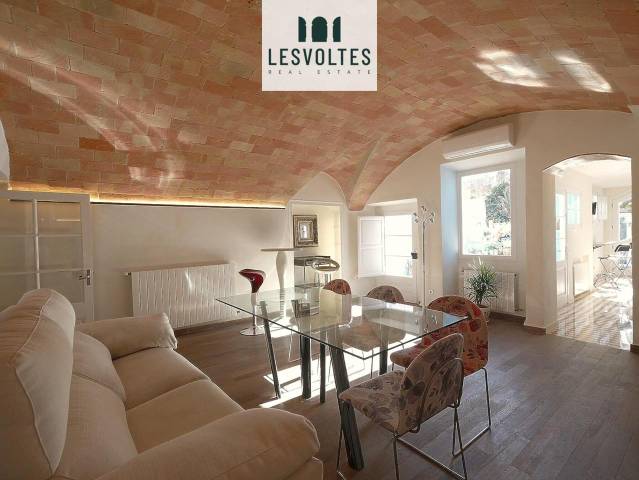 Casa adosada en Alquiler en Carrer de Sant Sebastià en Centre