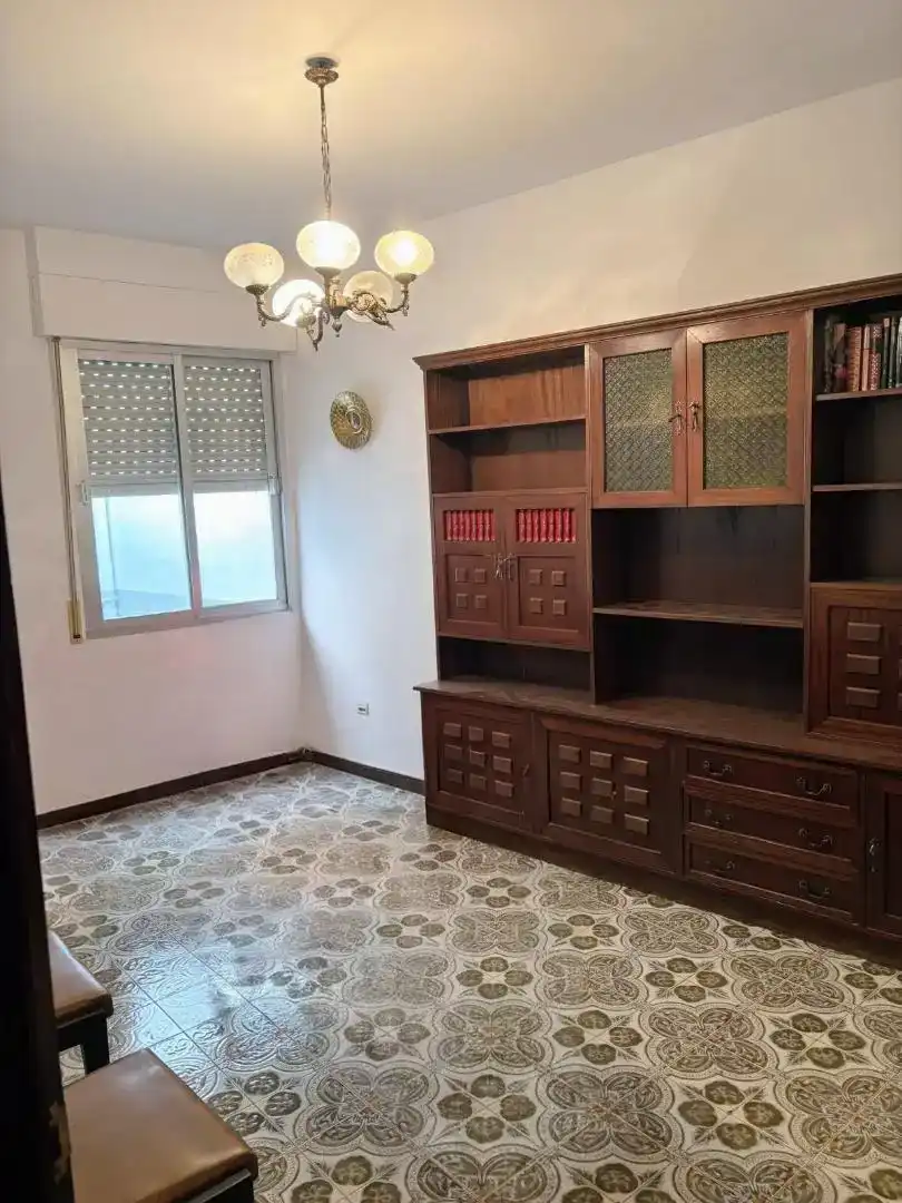 Sala d'estar de Casa adosada en venda en Los Navalucillos amb Balcó