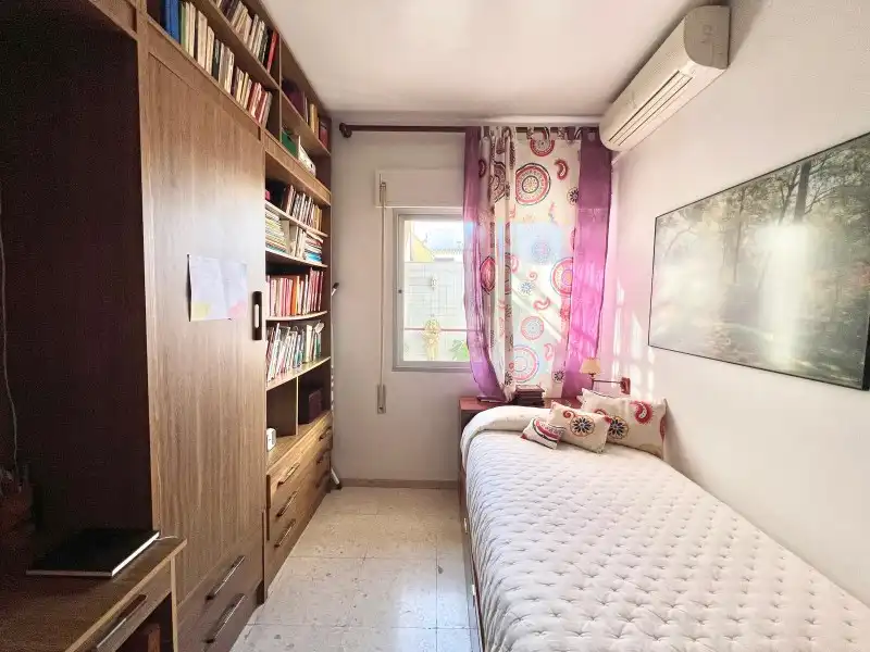 Dormitori de Casa o xalet en venda en Málaga amb Aire condicionat, Terrassa i Moblat