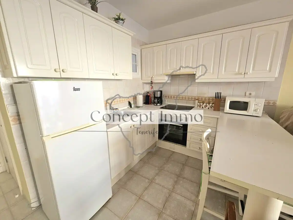 Cocina de Planta baja en venta en Arona con Terraza, Trastero y Alarma
