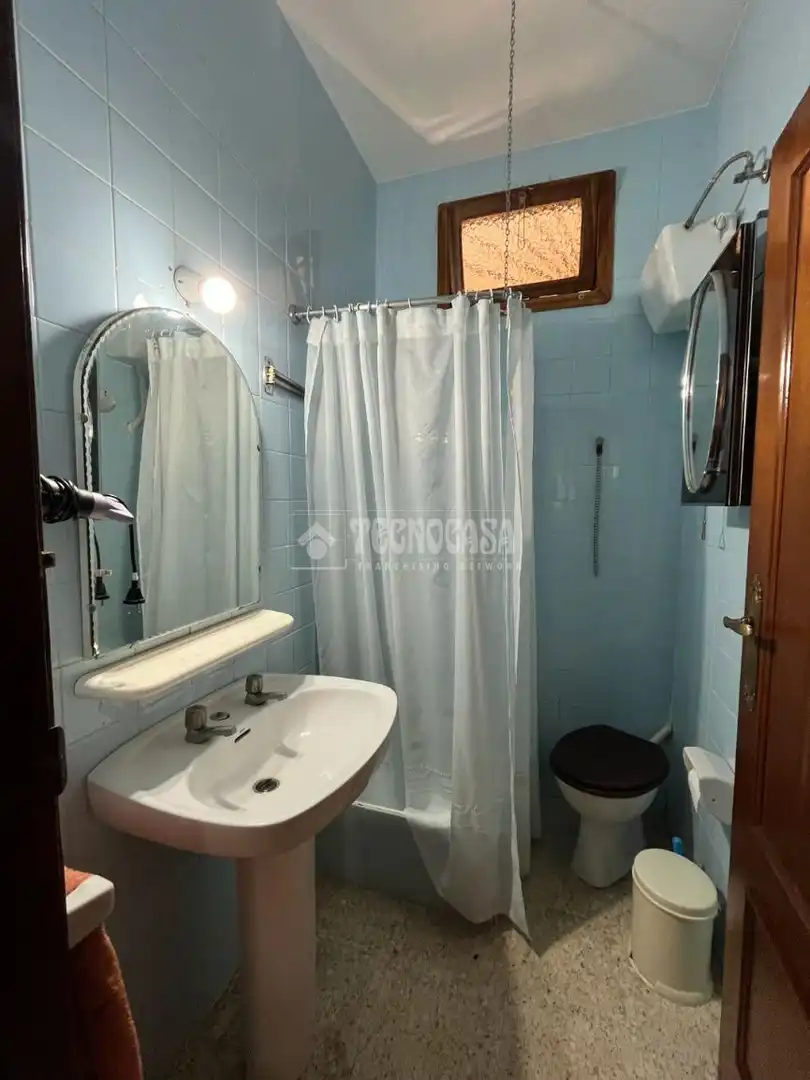 Baño de Casa o chalet en venta en Mairena del Alcor con Aire acondicionado, Calefacción y Piscina comunitaria