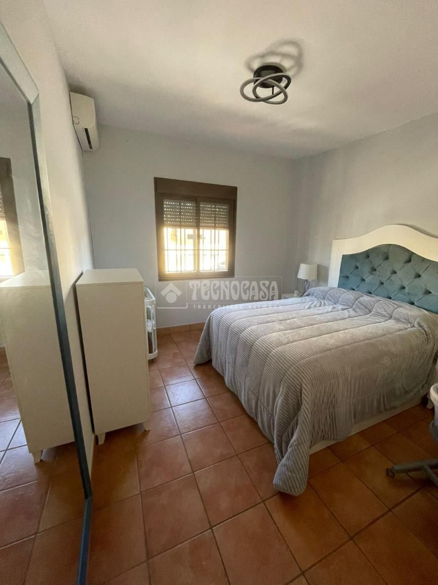 Dormitori de Casa adosada en venda en Mairena del Alcor amb Aire condicionat i Terrassa