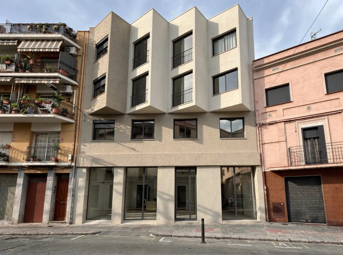 Vista exterior de Àtic en venda en Esplugues de Llobregat amb Aire condicionat, Calefacció i Terrassa