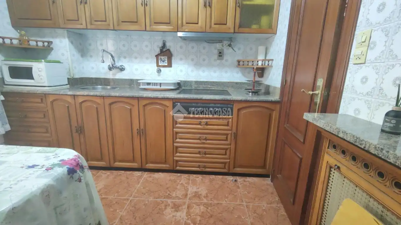 Cuina de Pis en venda en Zaragoza amb Terrassa