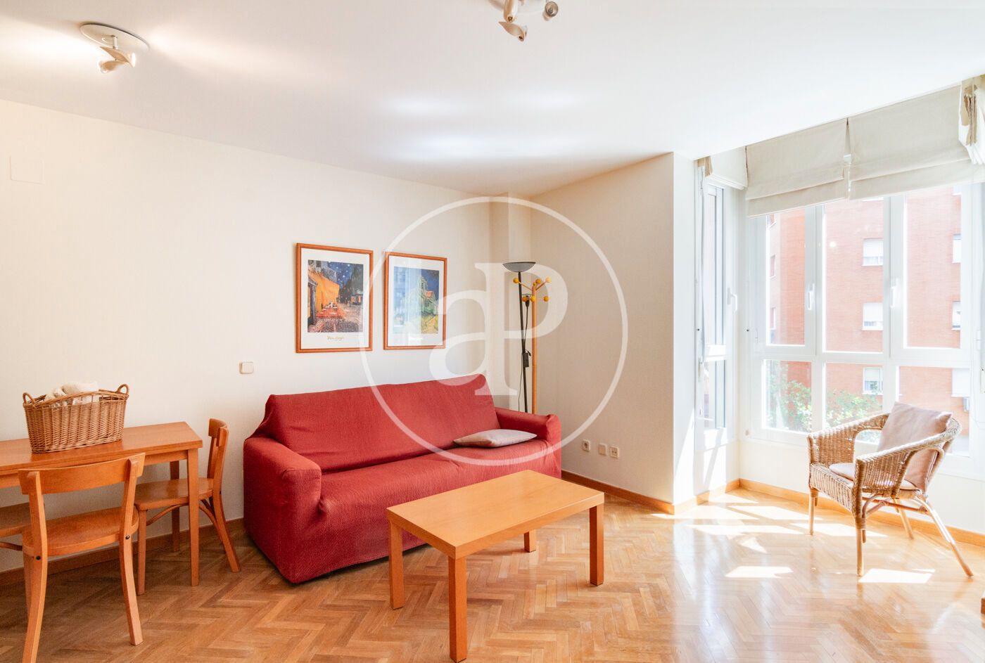 Living room of Flat to rent in  Madrid Capital  with Air Conditioner, Heating and Furnished