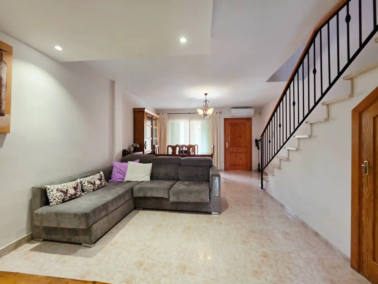 Sala de estar de Casa adosada en venta en Marratxí con Aire acondicionado, Calefacción y Jardín privado