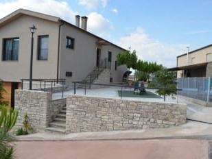 Vista exterior de Casa o xalet en venda en Les Oluges amb Terrassa i Piscina