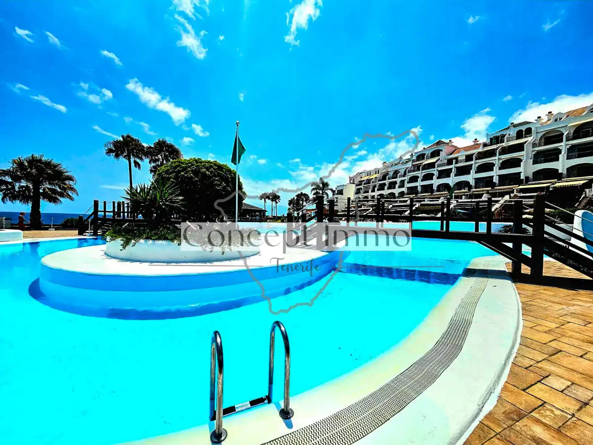 Piscina de Pis en venda en Arona amb Terrassa, Alarma i Piscina comunitària