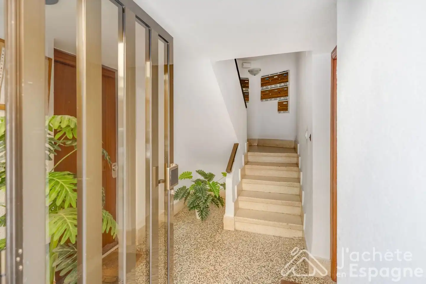 Flat for sale in Valencia  with Furnished and Balcony