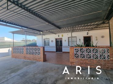 Casa amb jardí en venda a Alquería - Torrealquería