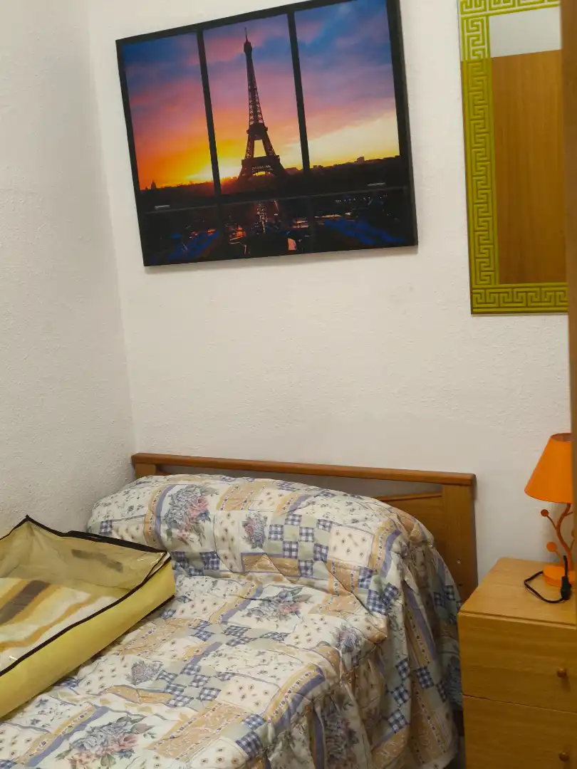 Habitación de Piso de alquiler en Zaragoza con Calefacción, Amueblado y Horno