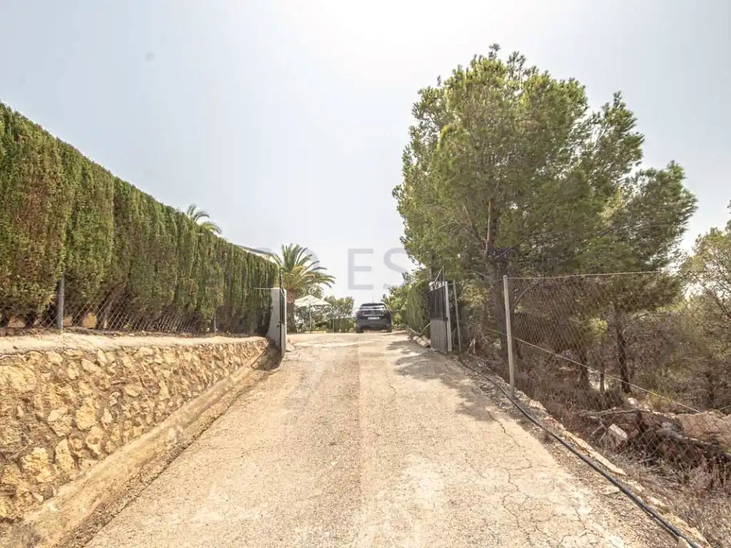 Vista exterior de Casa o xalet de lloguer en La Nucia amb Piscina