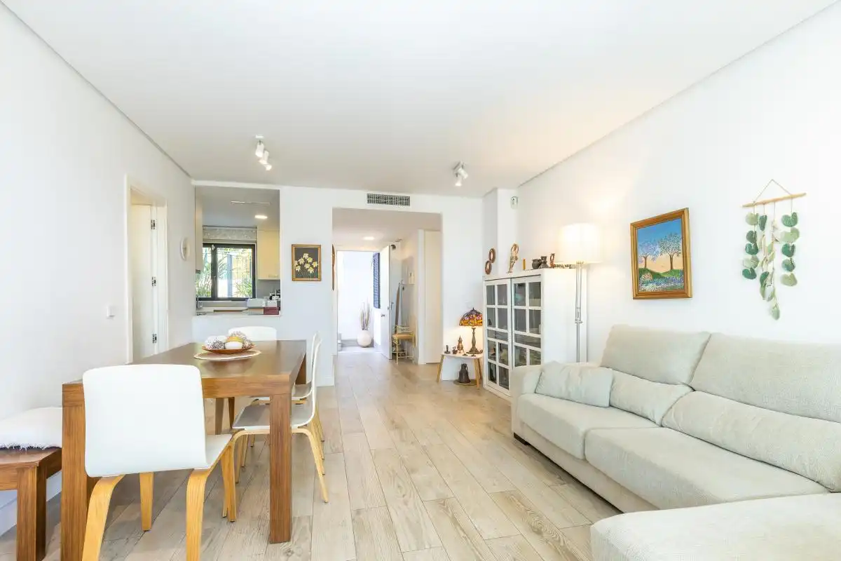 Sala d'estar de Planta baixa en venda en Santa Eulària des Riu amb Aire condicionat, Calefacció i Piscina
