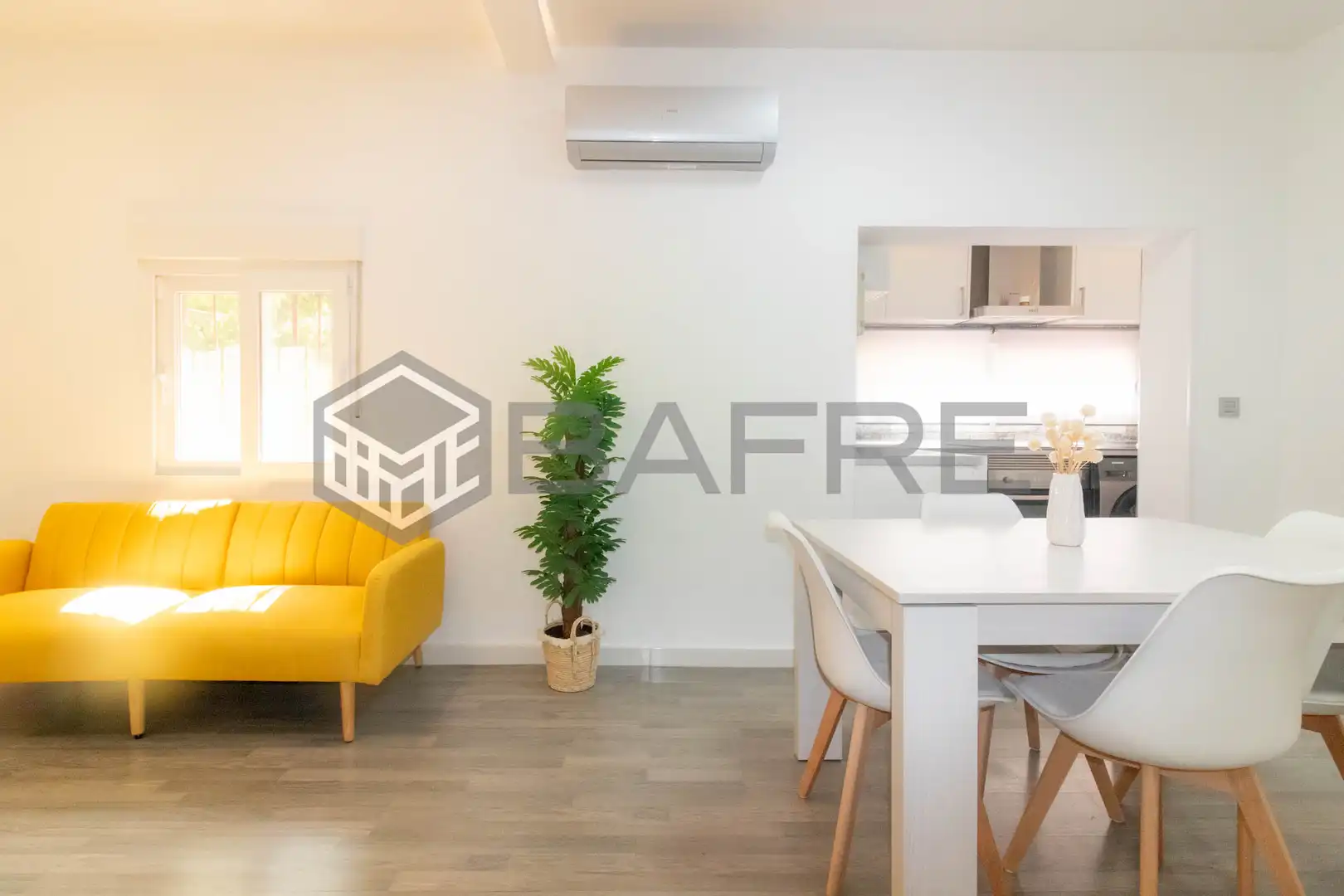Außenansicht von Wohnung zum Verkauf in Madrid mit Klimaanlage und Heizung