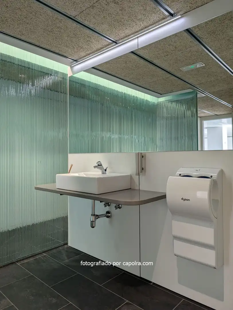 Bathroom of Office for rent in Sarrià - Sant Gervasi
