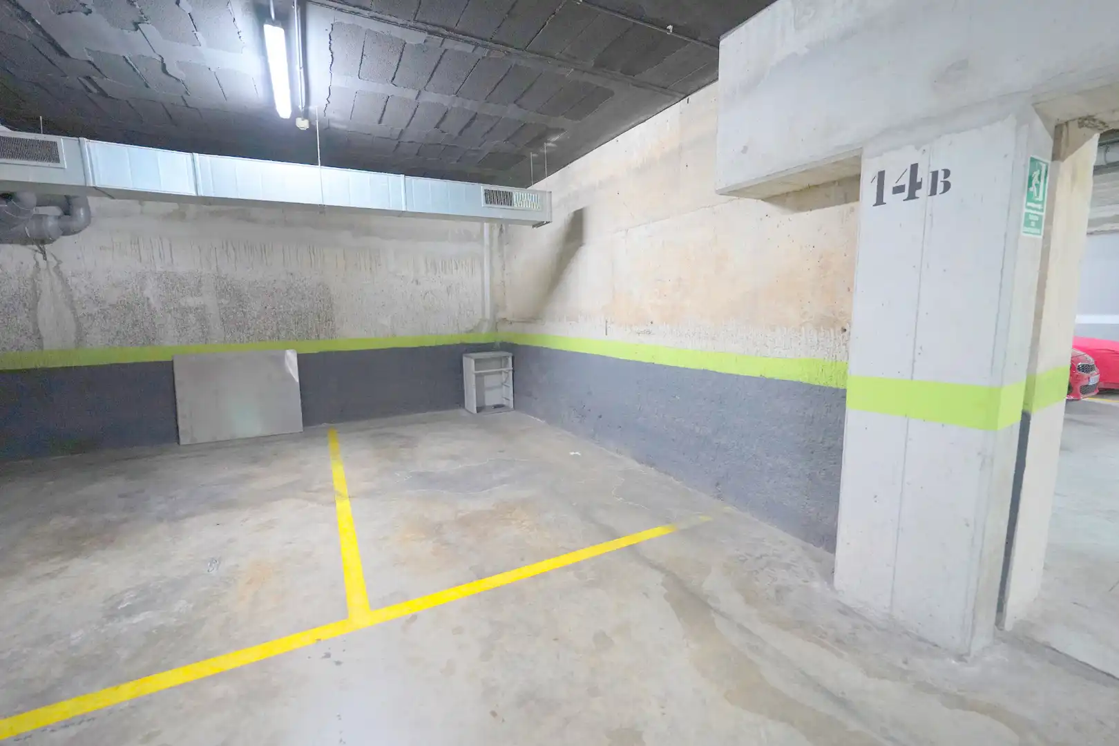 Parkplatz von Wohnung zum Verkauf in Barcelona mit Klimaanlage, Heizung und Möbliert