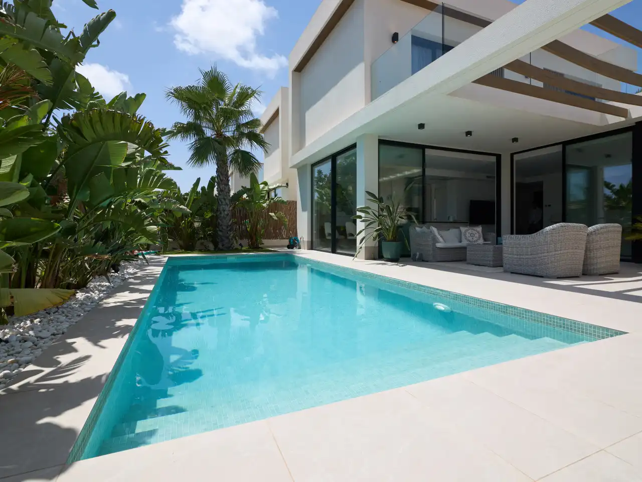 Piscina de Casa o chalet en venta en Orihuela con Aire acondicionado, Calefacción y Jardín privado