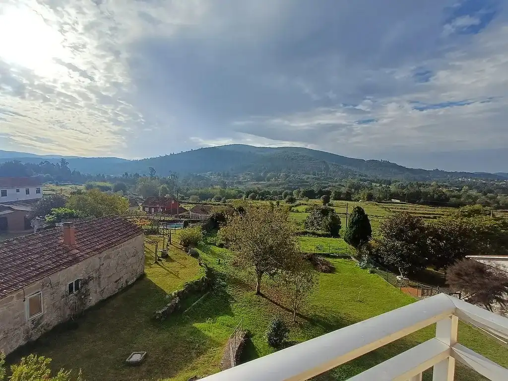 Terrassa de Casa o xalet en venda en Mondariz amb Calefacció, Jardí privat i Parquet