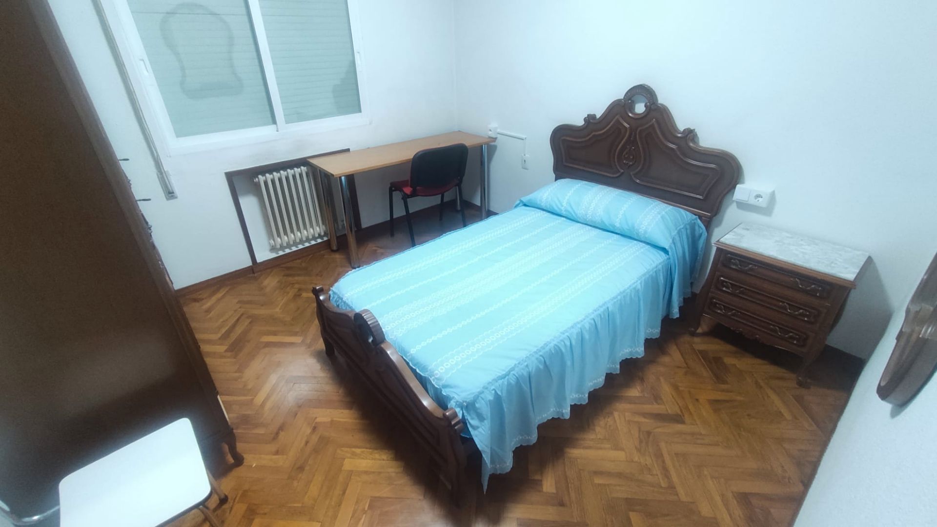 Habitación de Piso de alquiler en Ourense Capital  con Calefacción, Terraza y Amueblado