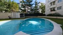 Piscina de Pis en venda en Ripollet amb Aire condicionat, Calefacció i Jardí privat