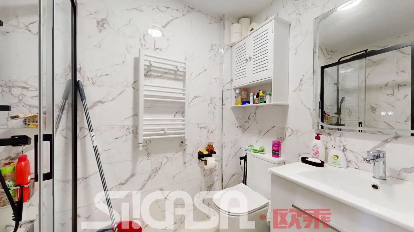 Bathroom of Flat for sale in Carabanchel