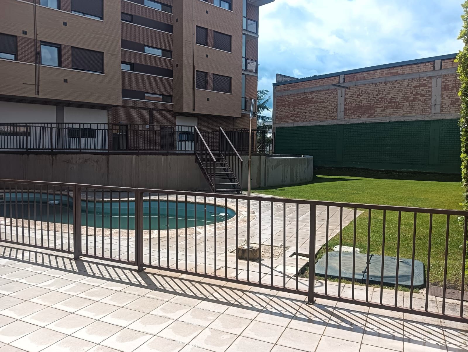 Piscina de Pis en venda en Santo Domingo de la Calzada amb Calefacció i Piscina comunitària