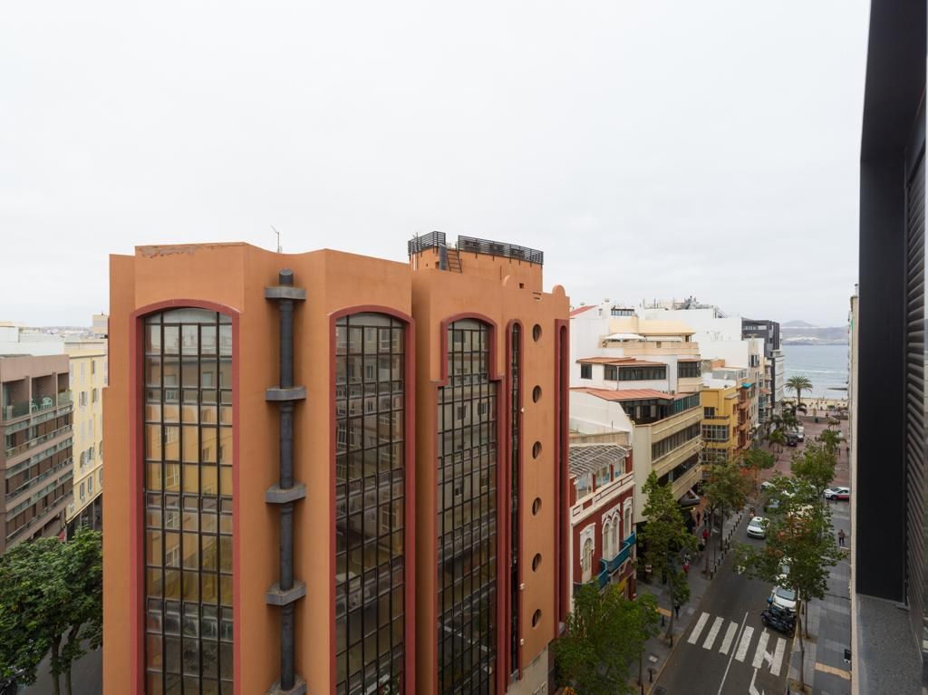 Vista exterior de Dúplex en venda en Las Palmas de Gran Canaria amb Traster, Moblat i Forn