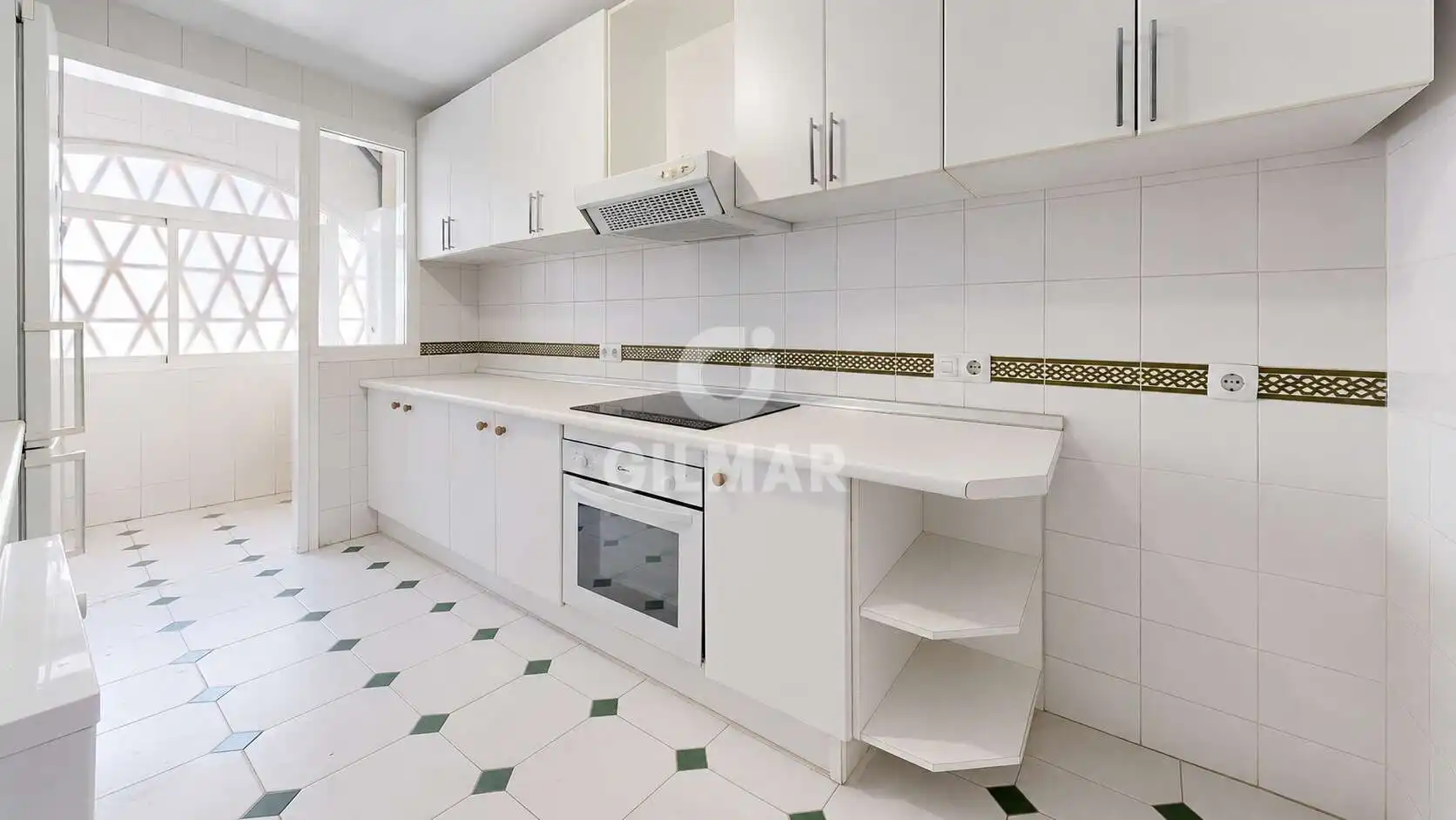 Cocina de Casa adosada en venta en Fuengirola con Calefacción, Jardín privado y Piscina