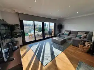 Sala d'estar de Casa adosada en venda en Vigo  amb Calefacció, Jardí privat i Terrassa
