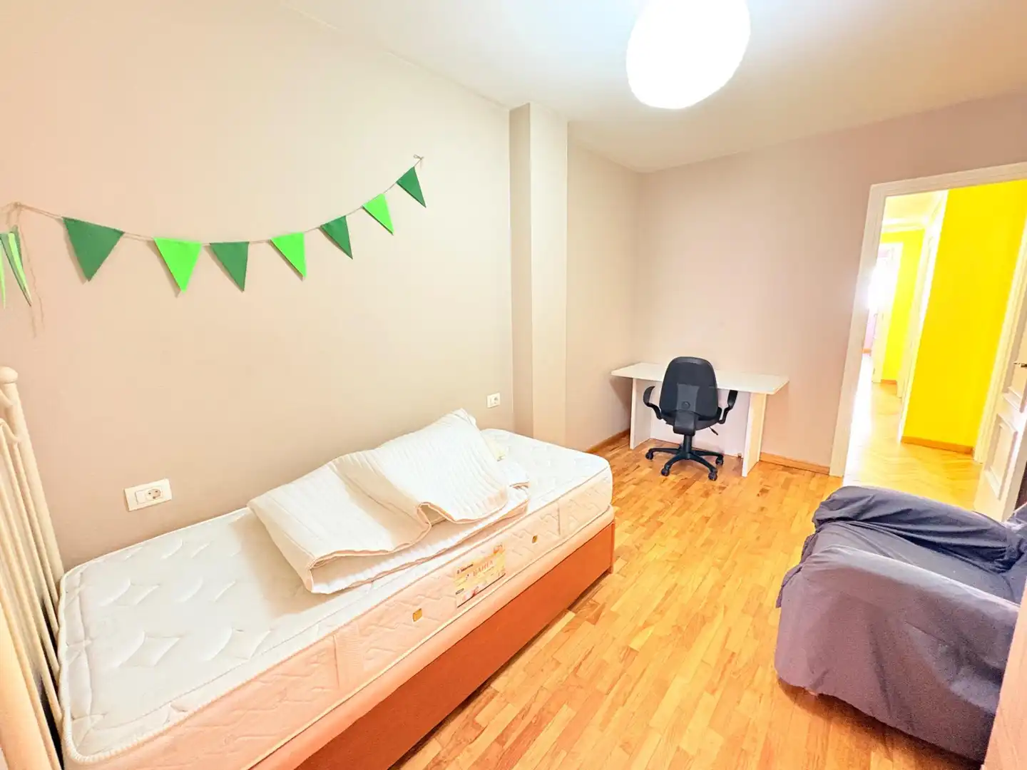Habitación de Piso en venta en Ponferrada con Calefacción, Trastero y Amueblado