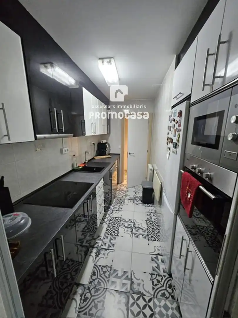 Cocina de Piso en venta en Badia del Vallès con Aire acondicionado, Calefacción y Parquet