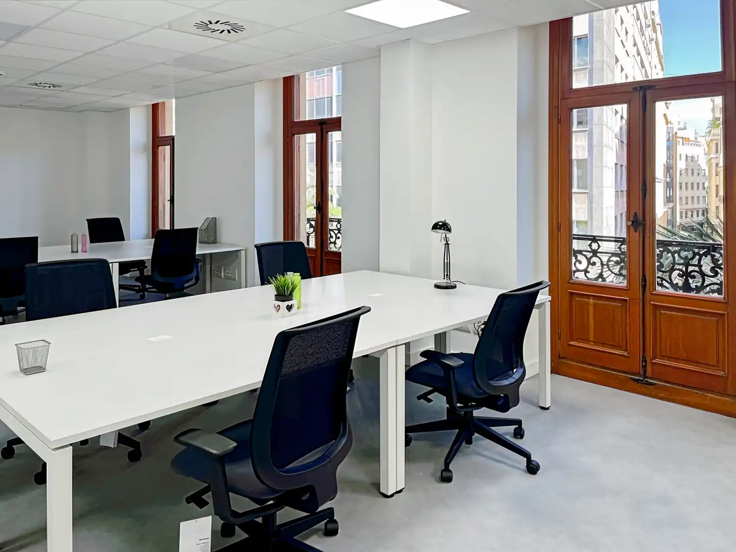 Office for rent in Valencia  with Air Conditioner, Heating and Furnished