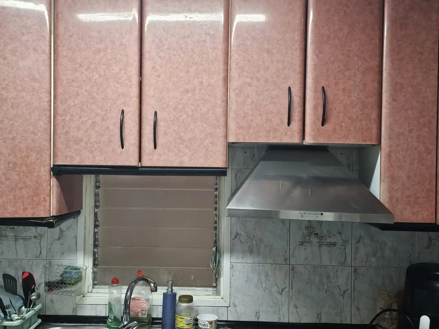 Cuina de Pis en venda en Sant Andreu de la Barca amb Calefacció i Traster