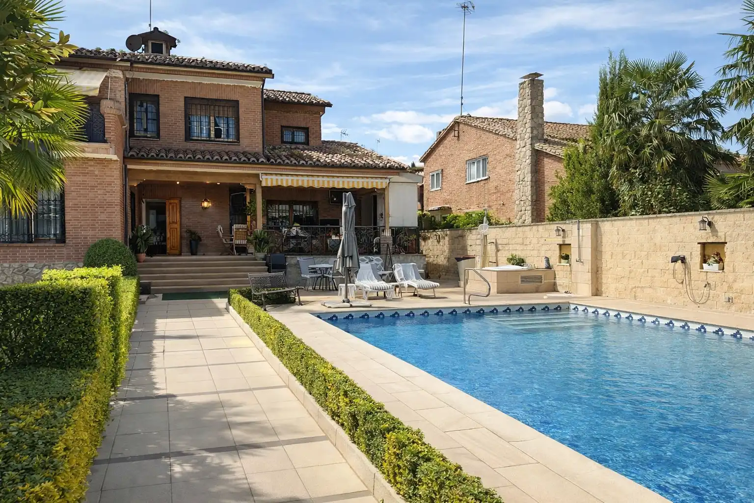 Piscina de Casa o chalet en venta en Aranjuez con Aire acondicionado, Calefacción y Jardín privado