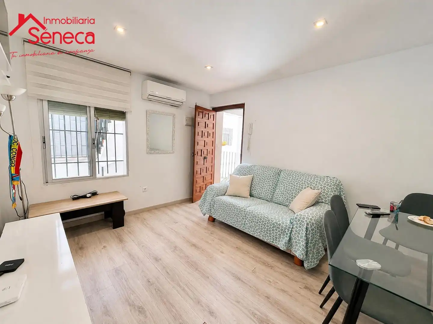 Living room of Flat for sale in Córdoba  with Air Conditioner, Heating and Storage room