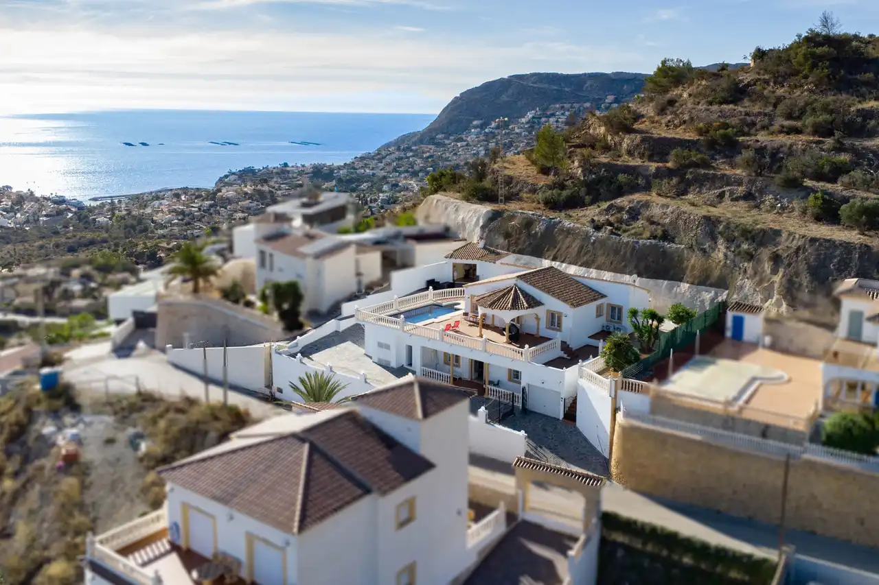 Vista exterior de Casa o chalet en venta en Calpe / Calp con Terraza y Trastero