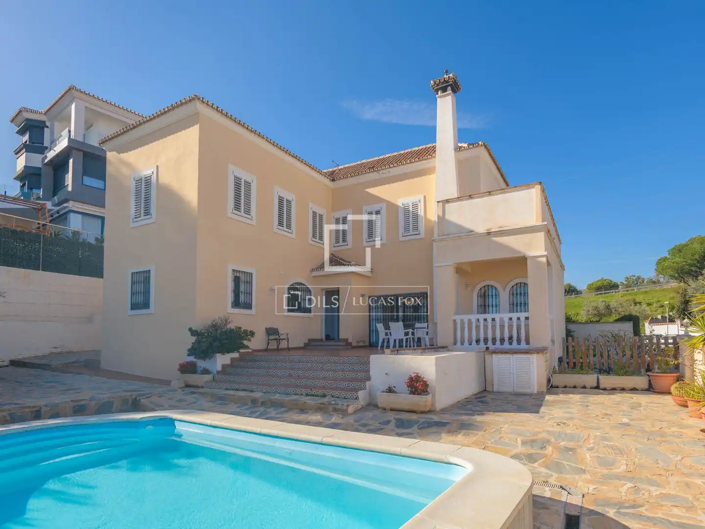 Vista exterior de Casa o xalet en venda en Rincón de la Victoria amb Aire condicionat, Jardí privat i Terrassa