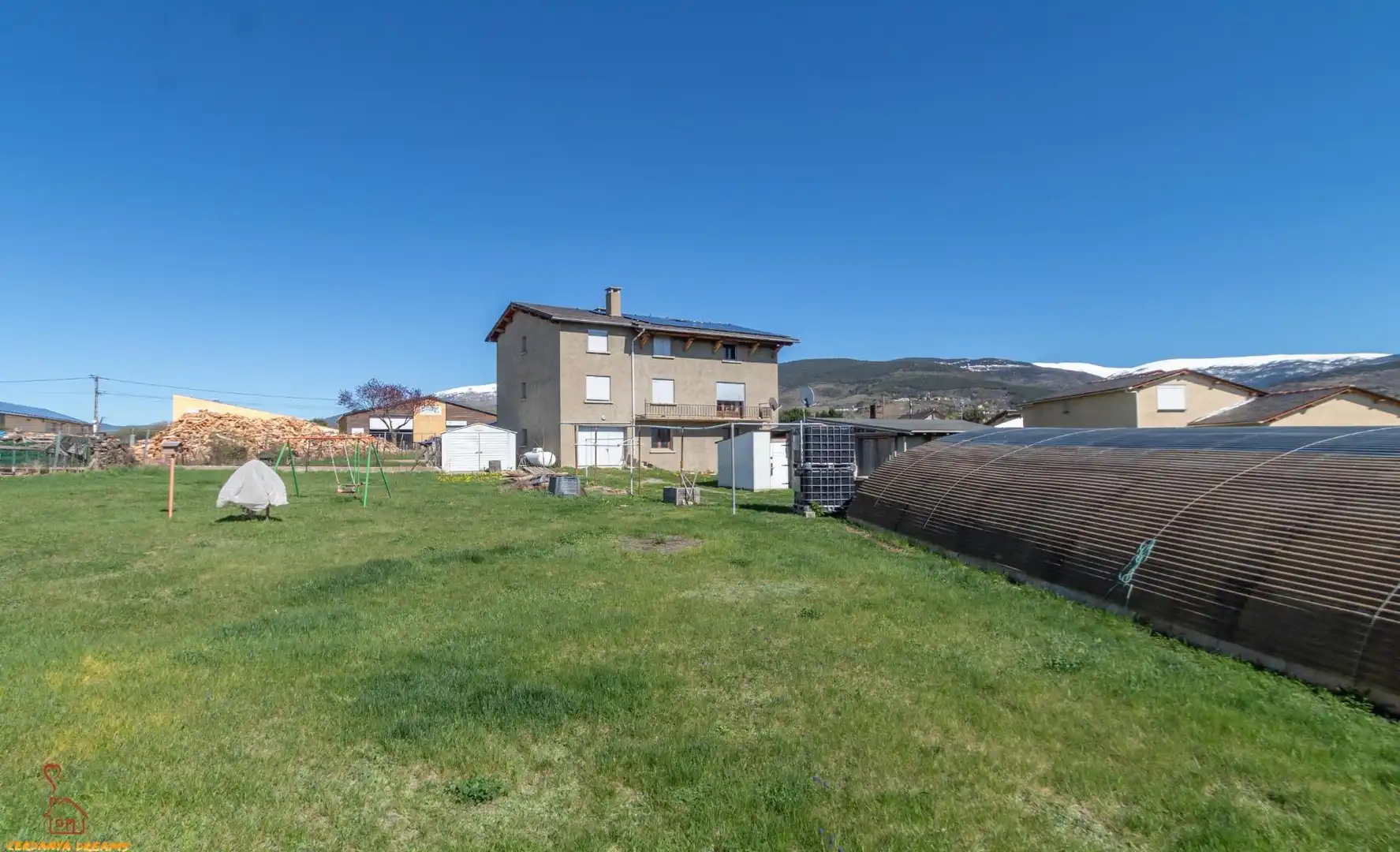 Houses for sale in Osséja  with Heating, Private garden and Parquet flooring