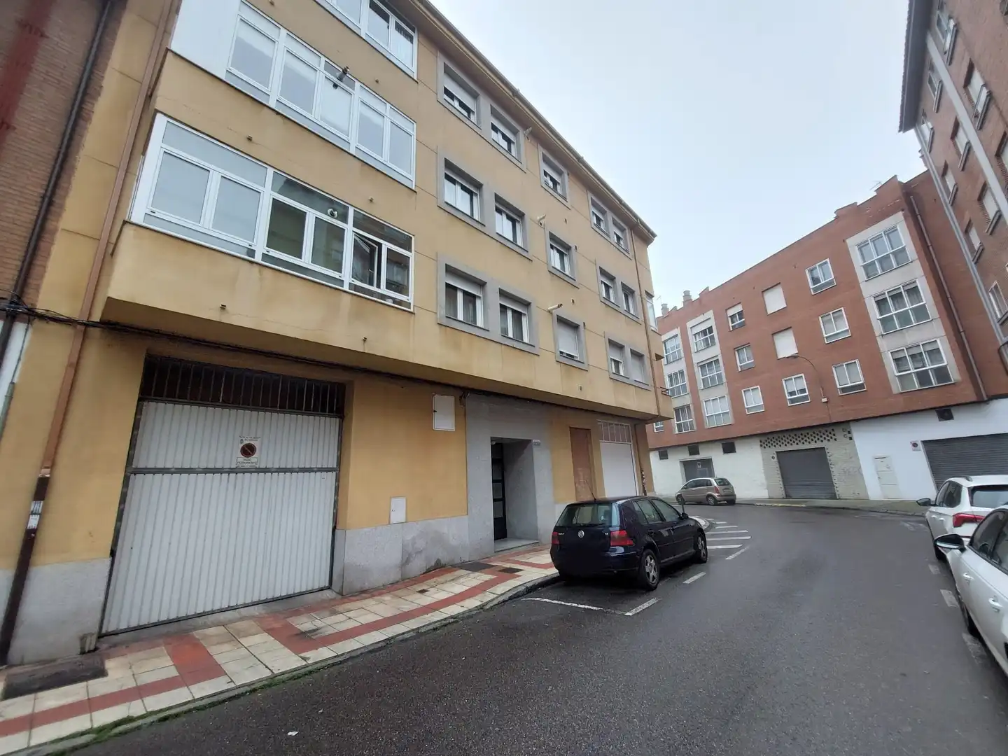 Duplexes for sale in Calle Cardenal Cisneros, Trobajo del Camino