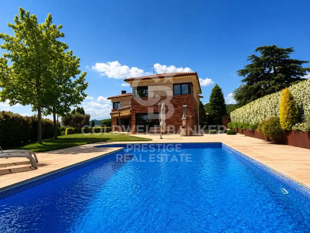 Vista exterior de Casa o chalet en venta en La Garriga con Jardín privado y Piscina