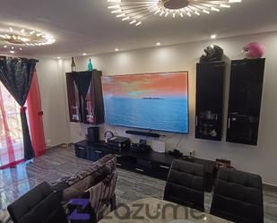 Wohnzimmer von Wohnung miete in Guía de Isora mit Klimaanlage, Möbliert und Ofen